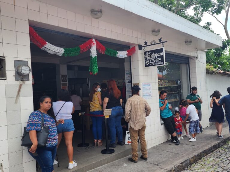1982 panaderia la guadalupana 768x576
