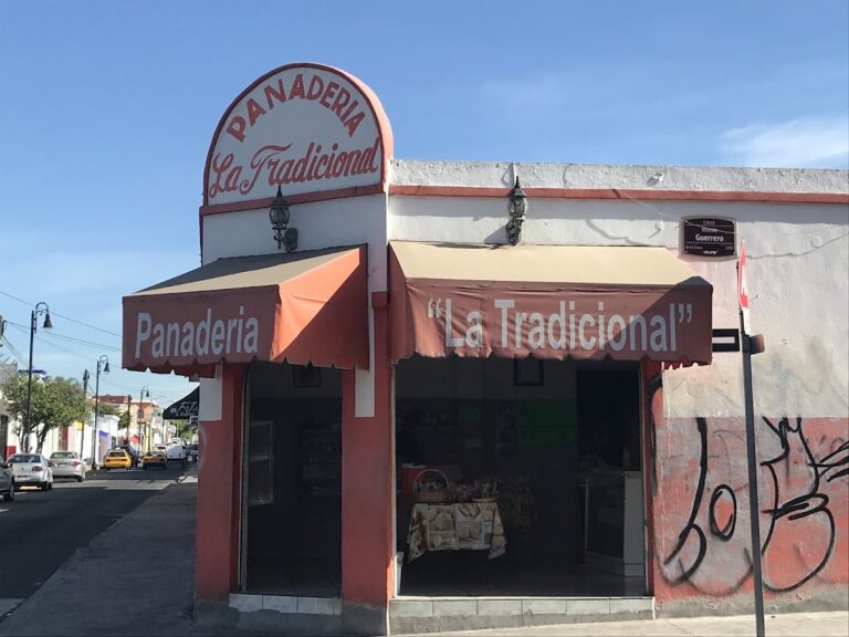 2434 panaderia la tradicional 768x576