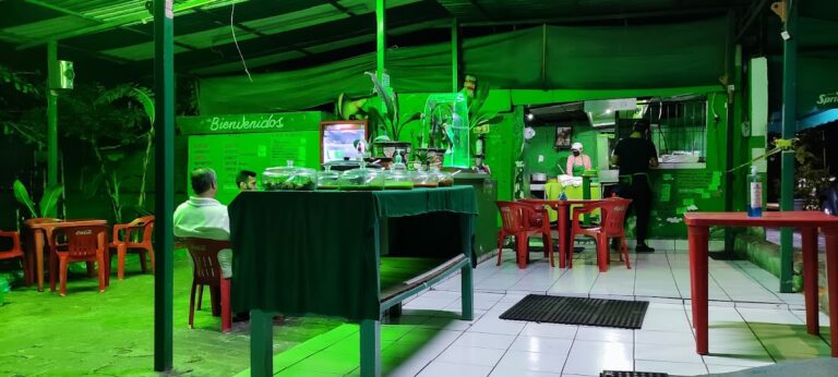 3412 taqueria luz verde 768x346