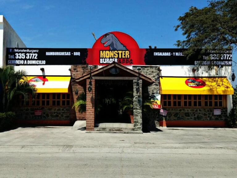 3522 monster burger bbq 768x576