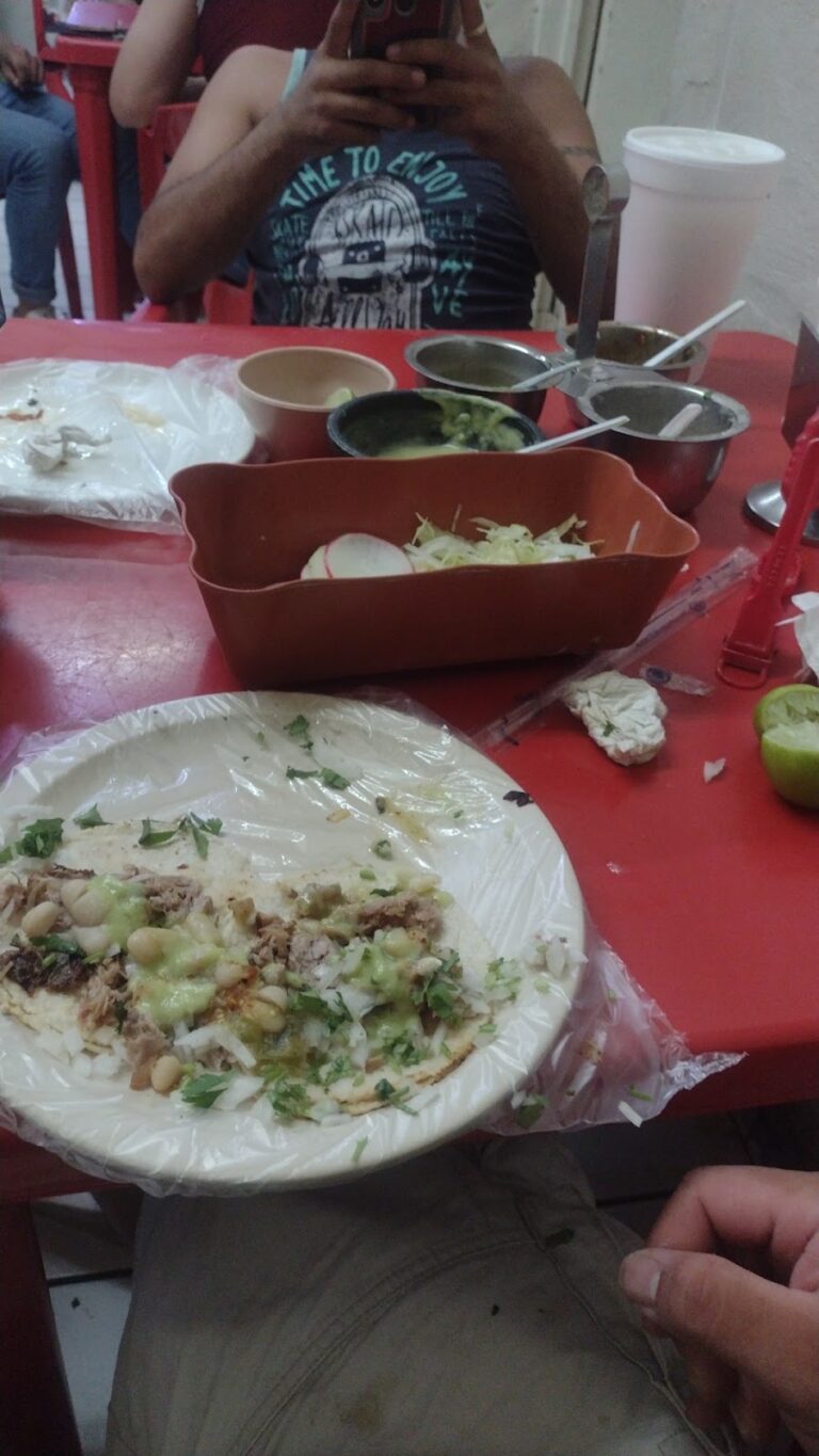 502 taqueria equihua 768x1365