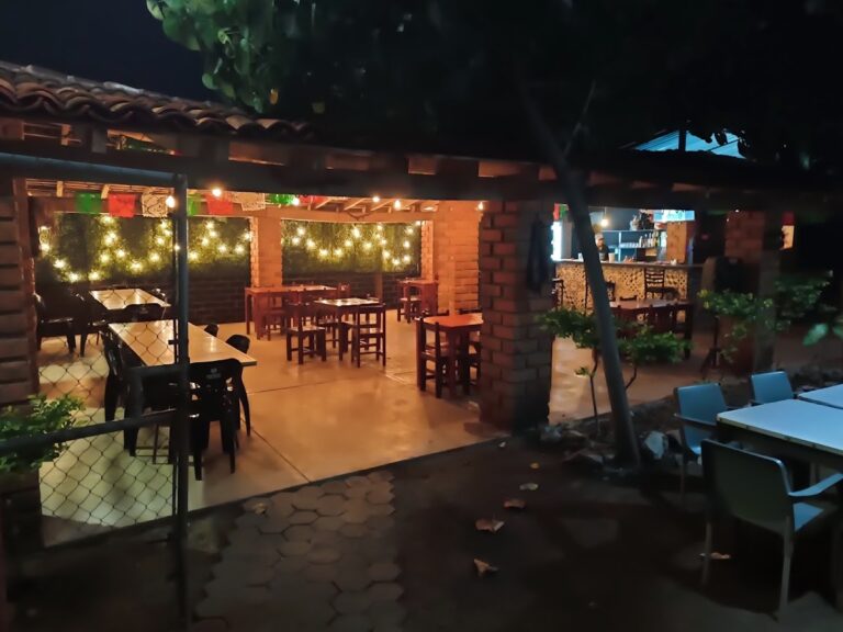 541 restaurant bar tamarindos 768x576