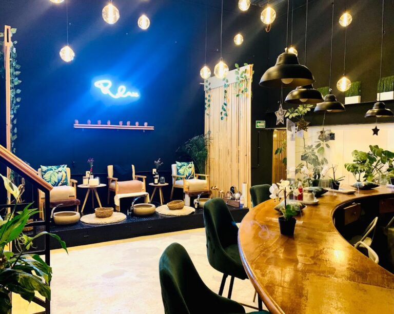 10315 zendaya spa satelite 768x612