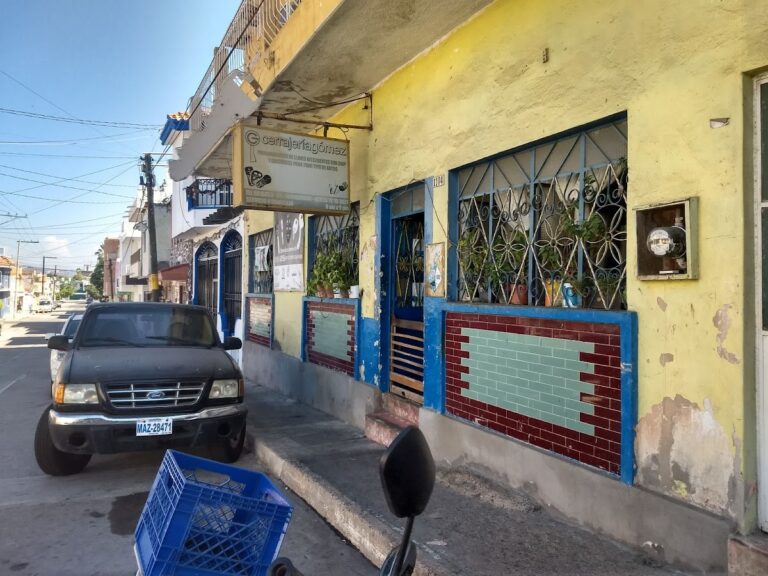 11272 cerrajeria gomez 768x576