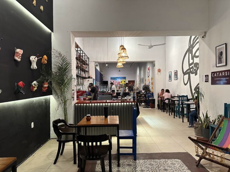 16657 cafe galeria la casa de las mascaras 768x576