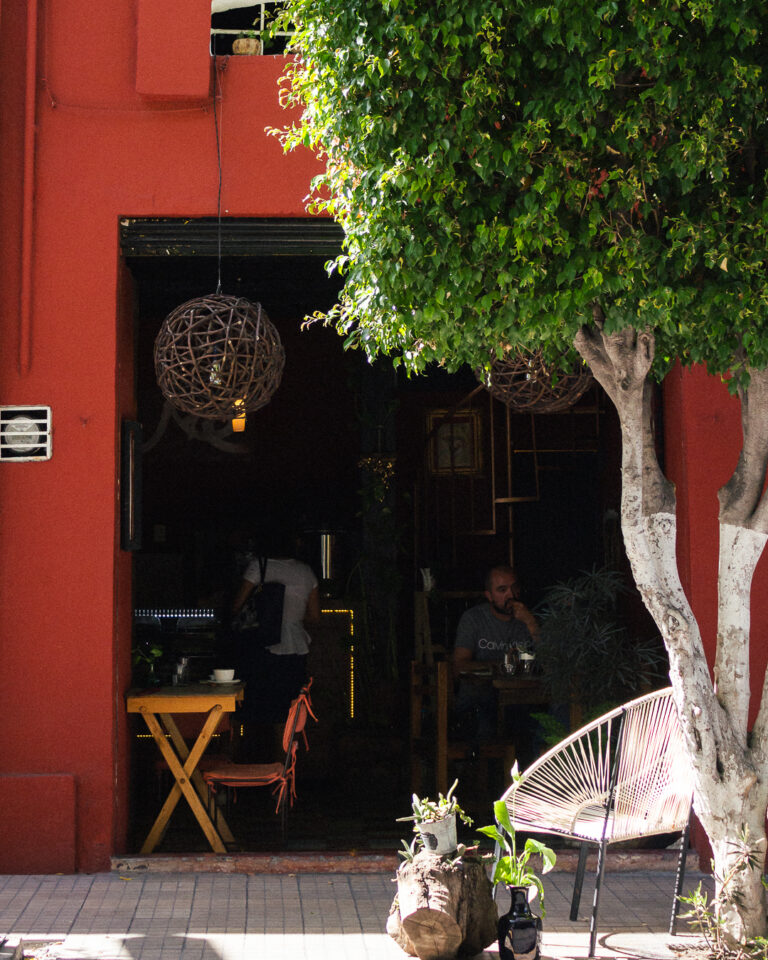 16851 mientras espero cafegaleria 768x960