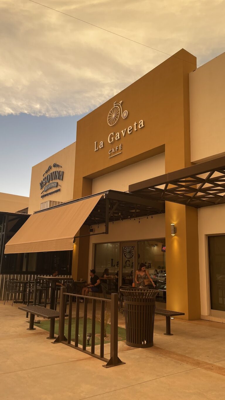 16925 la gaveta cafe 768x1365