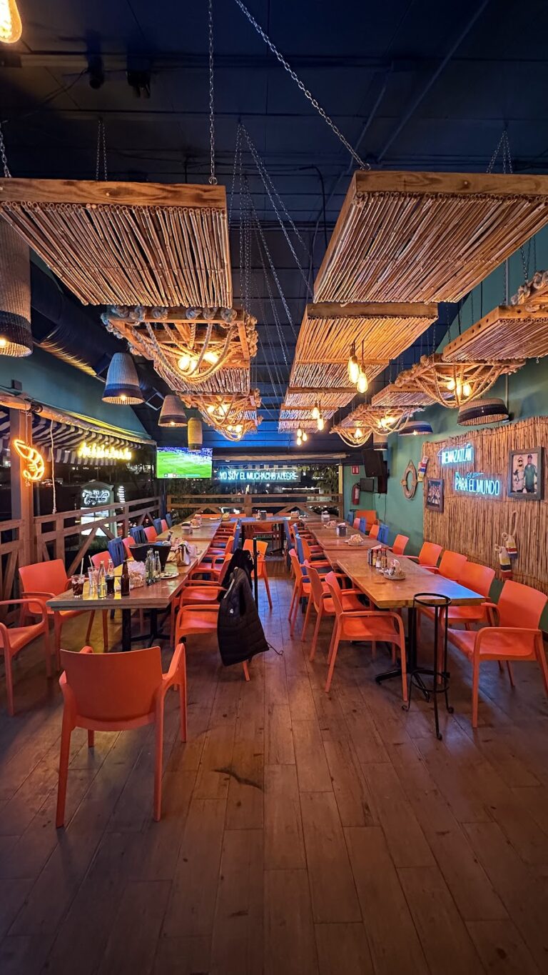 17360 el muchacho alegre chihuahua 768x1365