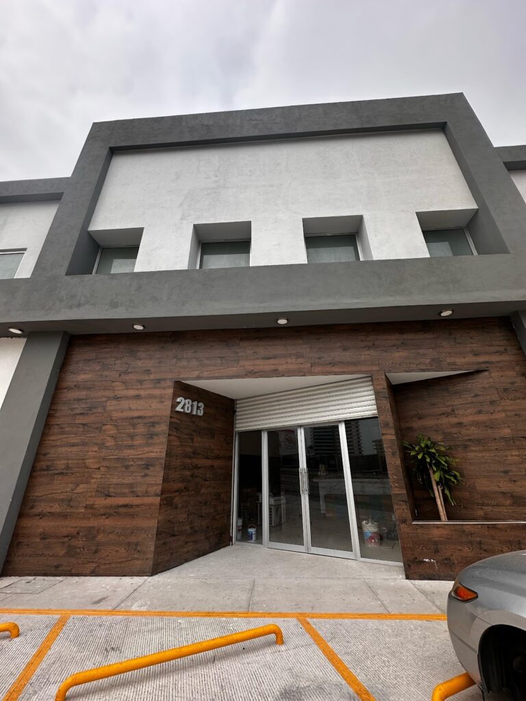 19714 clinica dental sonrie conmigo 768x1024