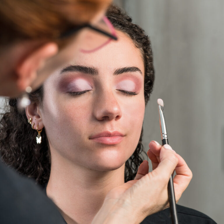 21235 miriam salon 768x768