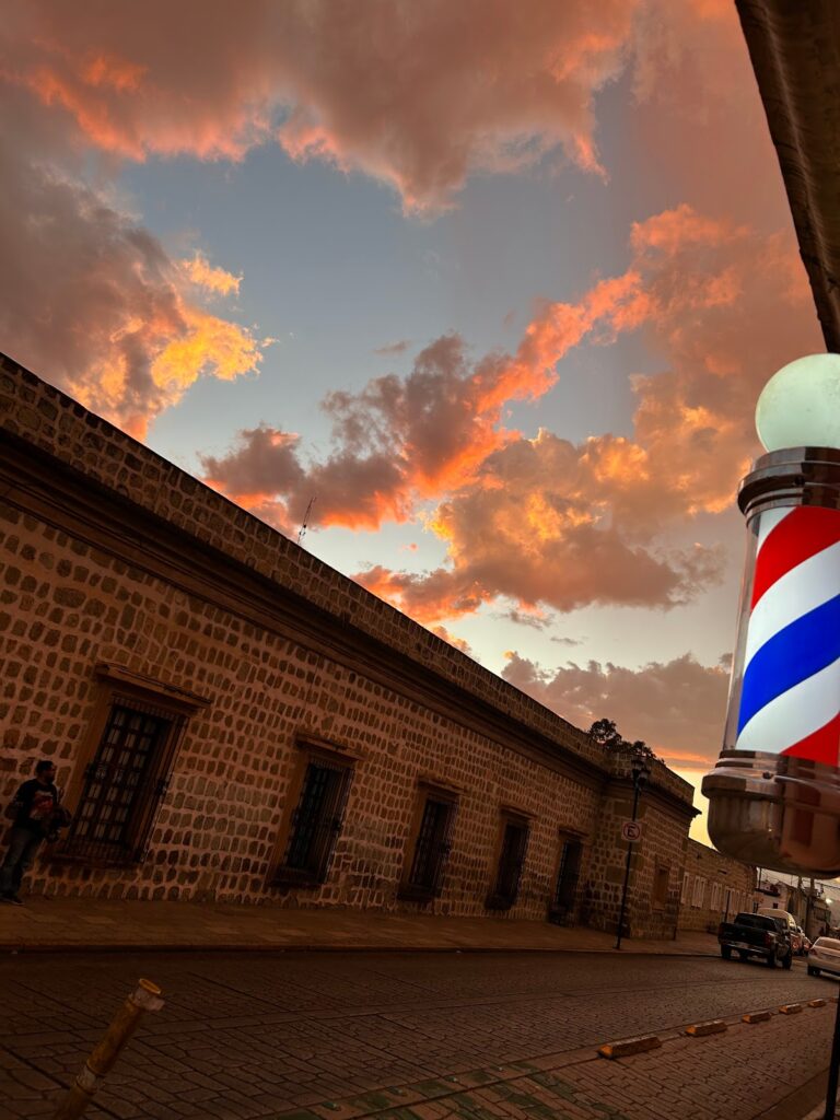 21509 barberia el guapo 768x1024