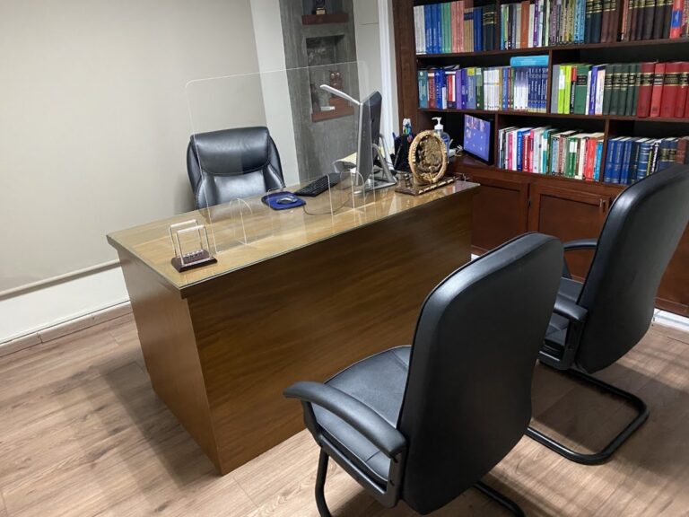 25566 mr abogados 768x576