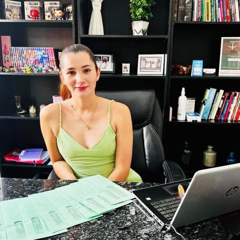 25689 abogada de migracion imelda rivera 768x768