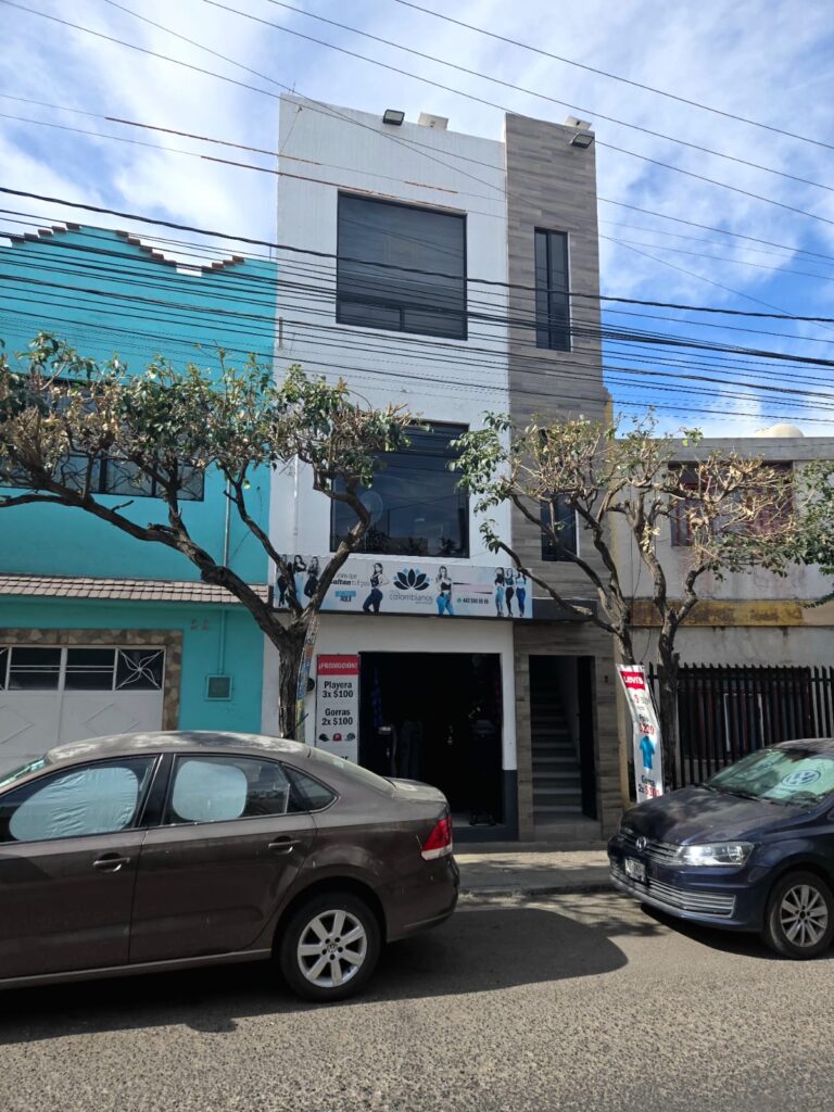 25862 abogado penalista miguelestradafirmalegal 768x1024