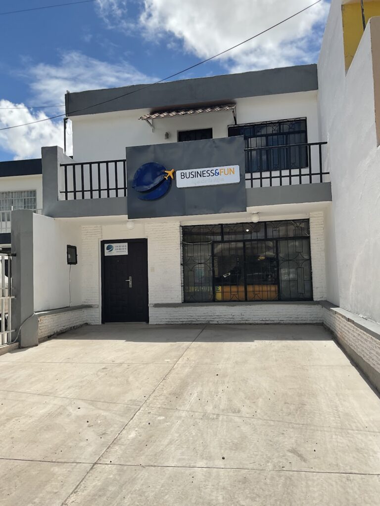 26462 agencia de viajes business fun 768x1024