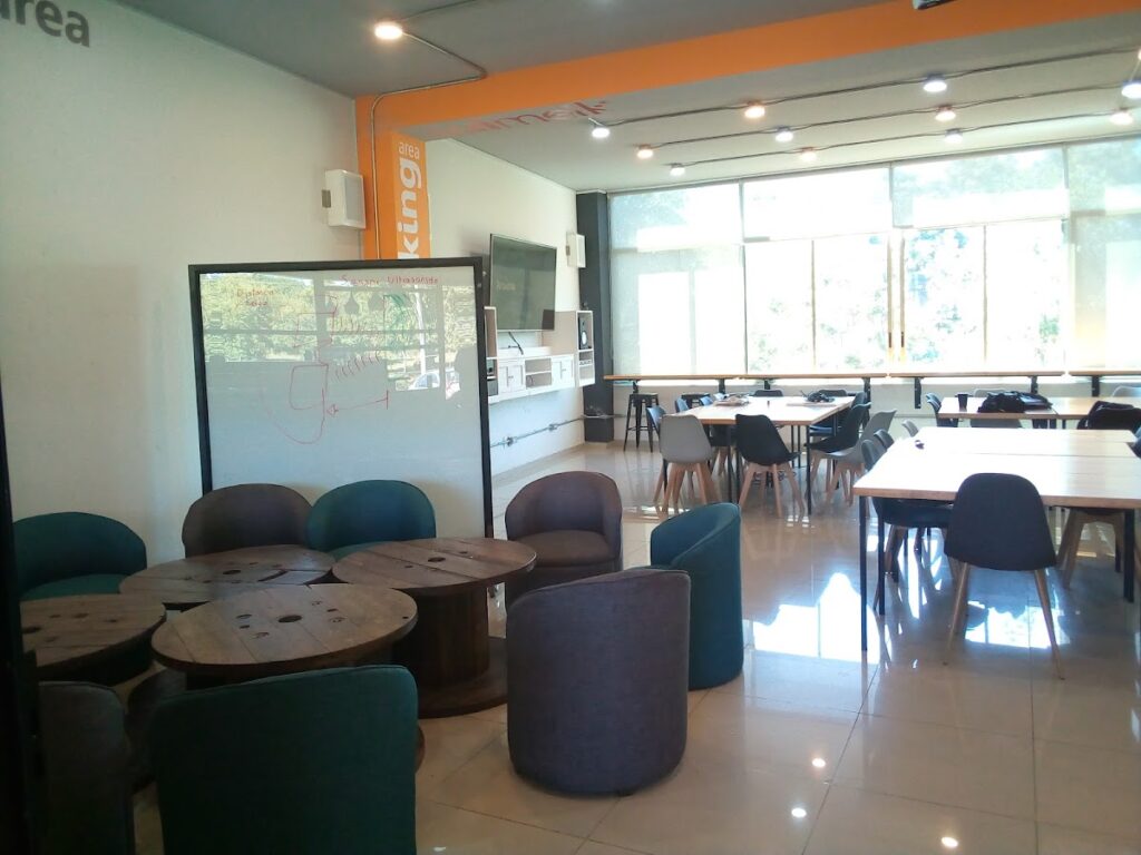 27812 wimeik academy 1024x768