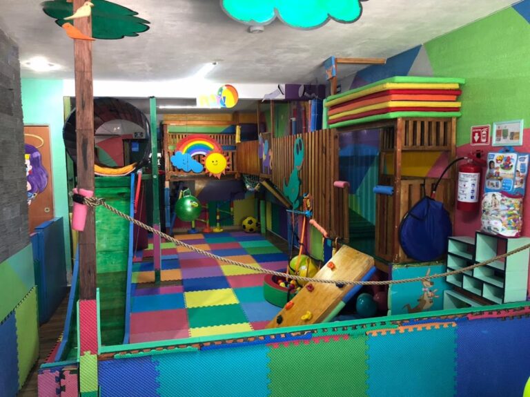 30477 play guarderia bilingue 768x575