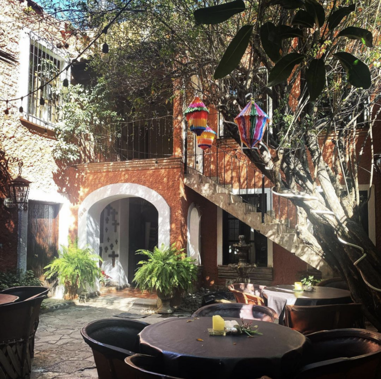 30783 hotel santo santiago 768x765