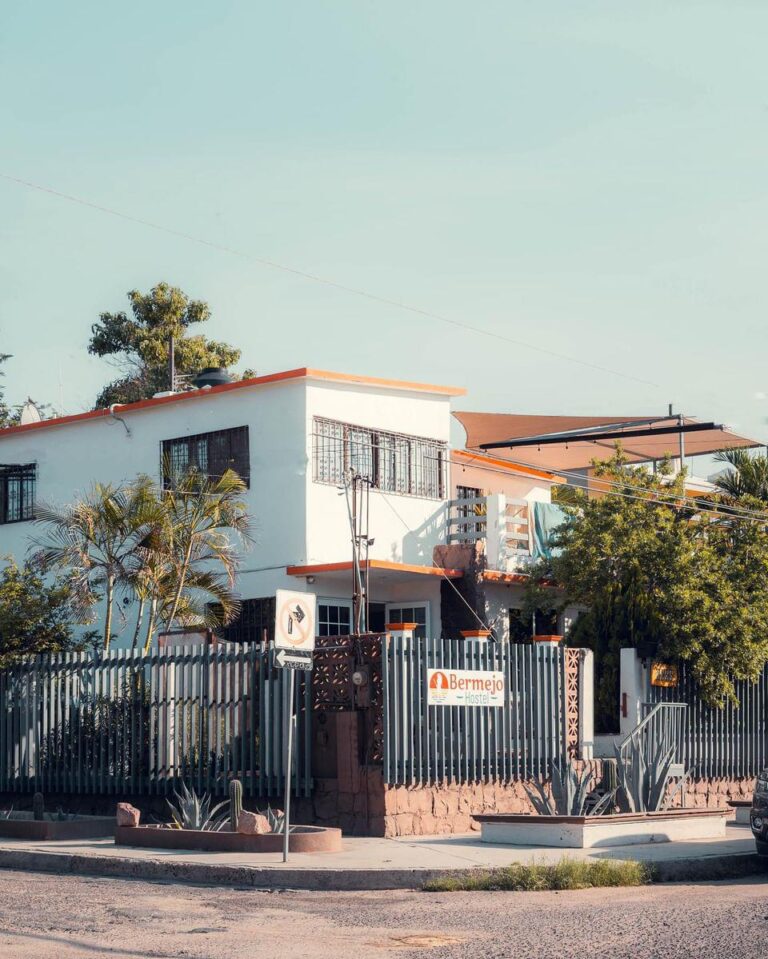 31055 bermejo hostel 768x959
