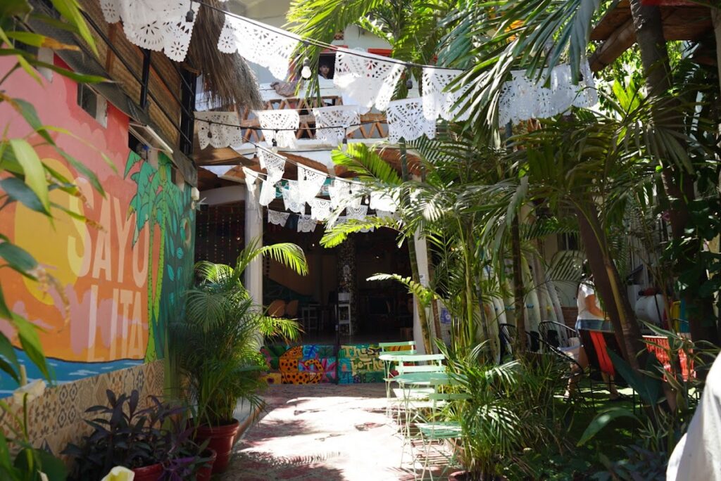31238 la redonda surf hostel sayulita 1024x684