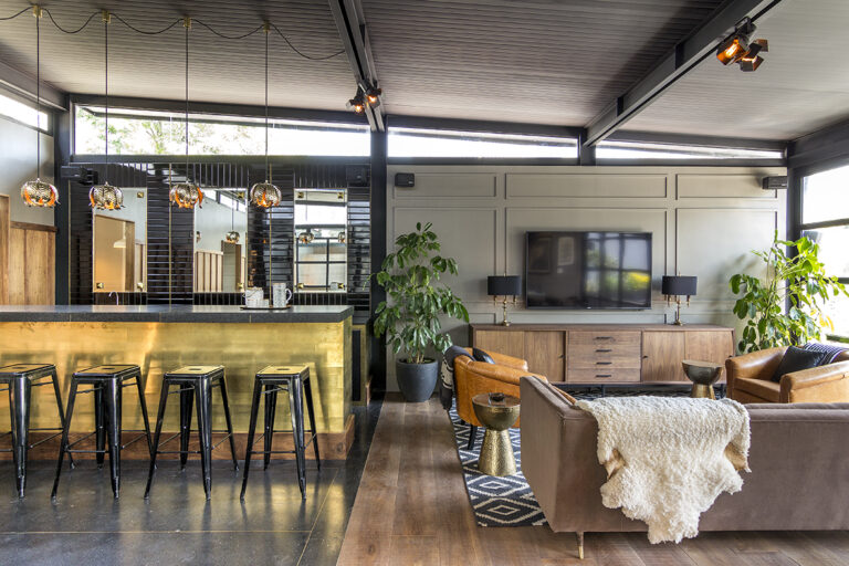 32265 brocante terraza 768x512