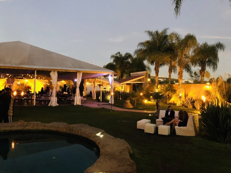 32391 terraza jardin camelias 768x576