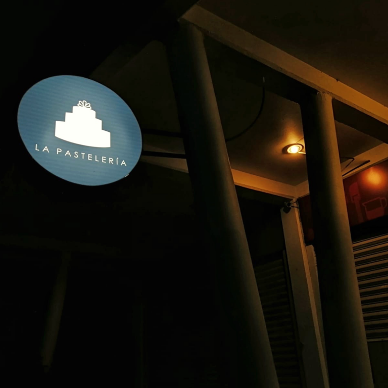 33077 la pasteleria 768x768