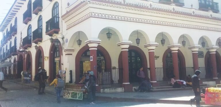 33756 zapaterias pakar 768x373