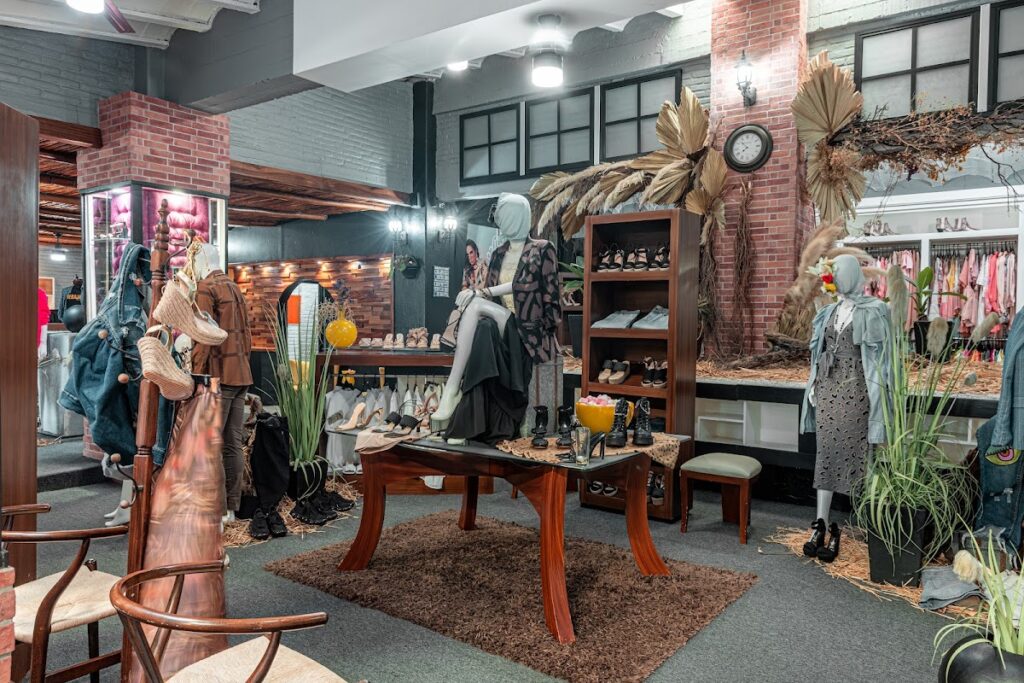 34134 backstage by jm 1024x683