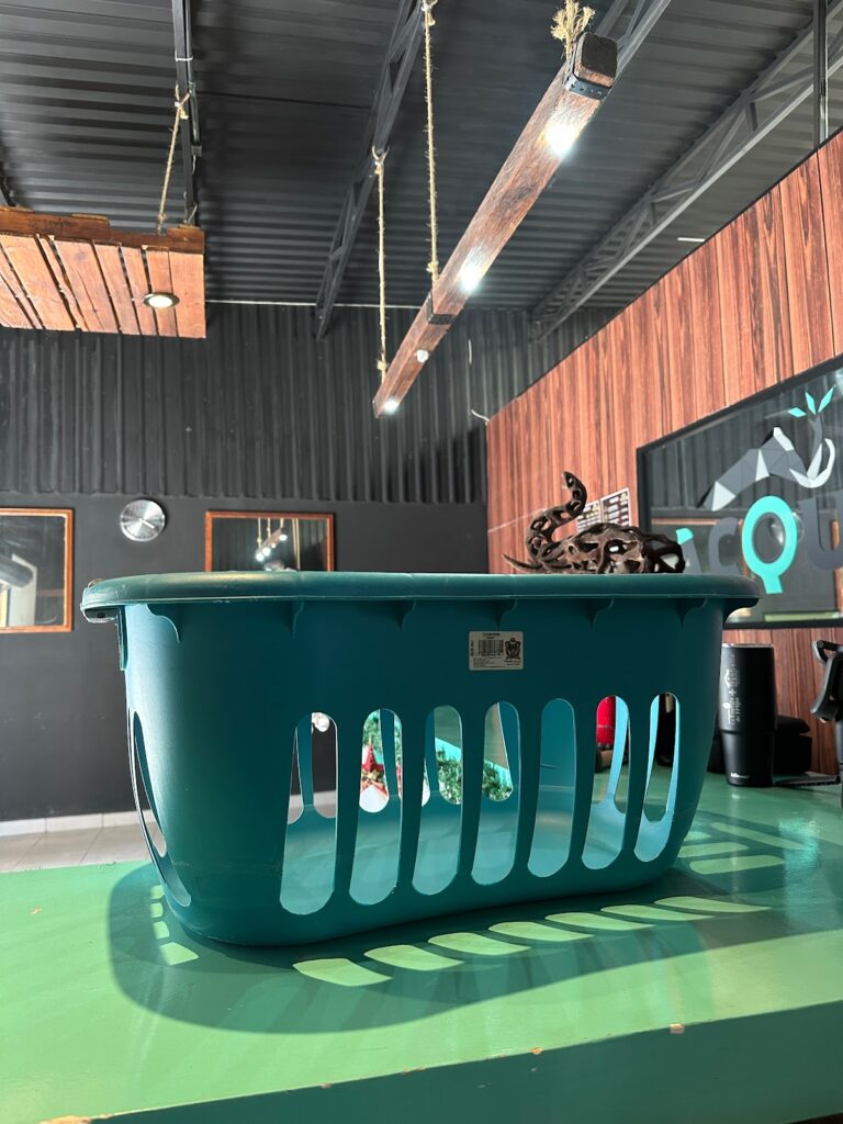 38475 acqua lavanderias tintorerias 768x1024