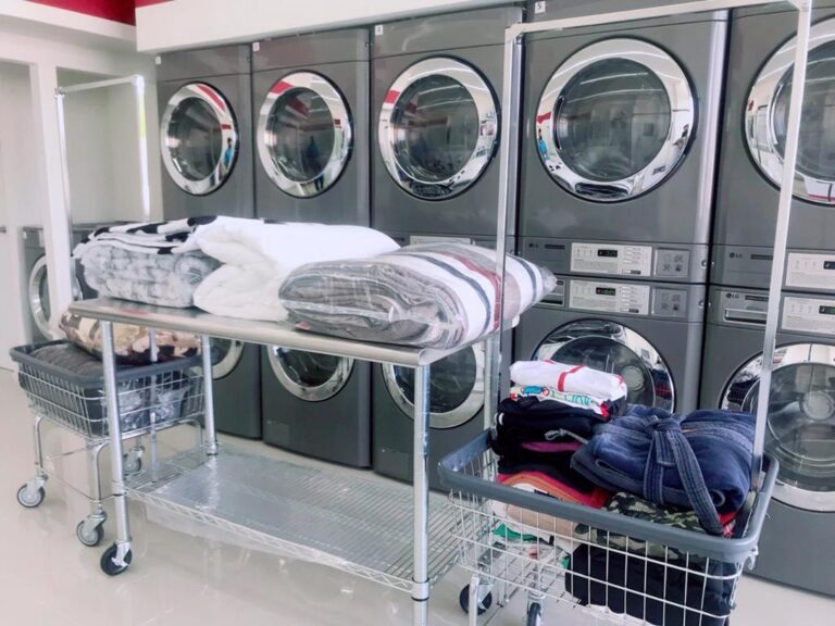 38702 laundry lounge la carcana 768x576