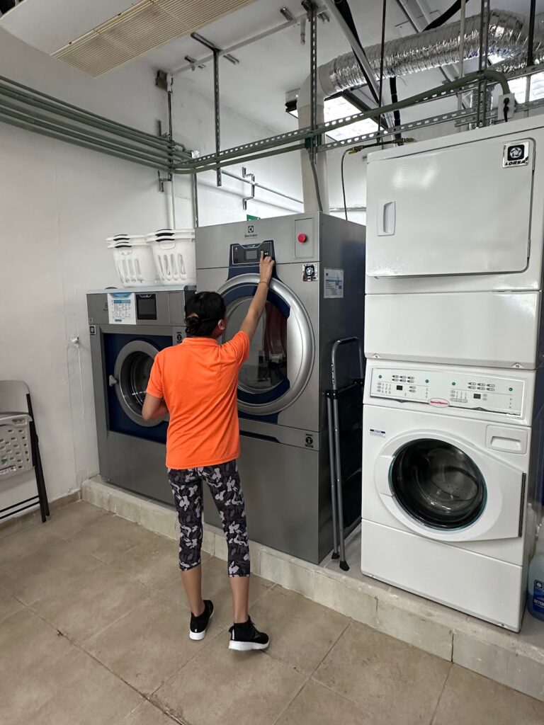 39067 tintoreria max tulum 768x1024