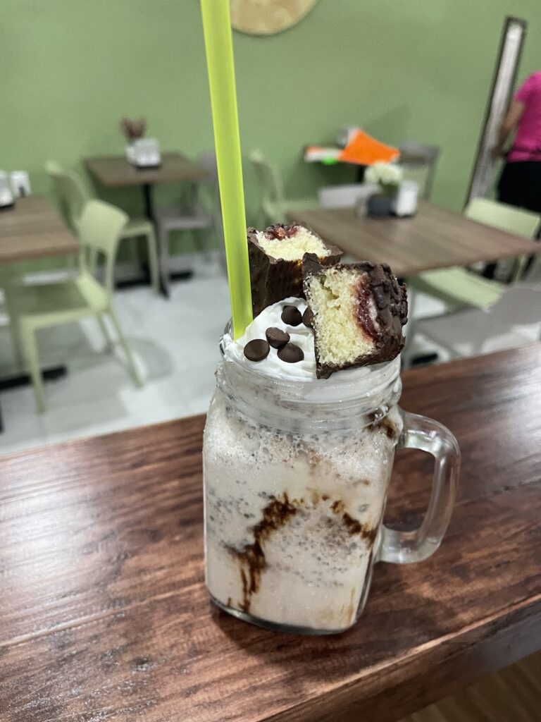 4090 loncheria lucy 2 768x1024