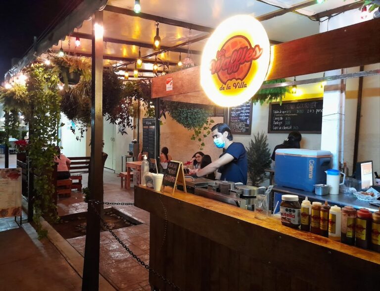 4502 cafe colima waffles postres · los waffles de la villa 768x588