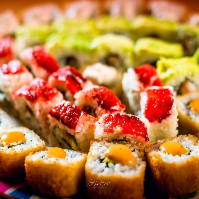 4651 comida japonesa mina roll sushi 768x768