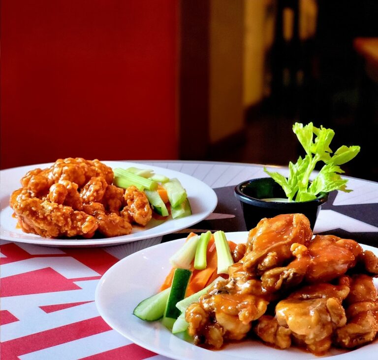 4833 alitas y chelas sports bar 768x730