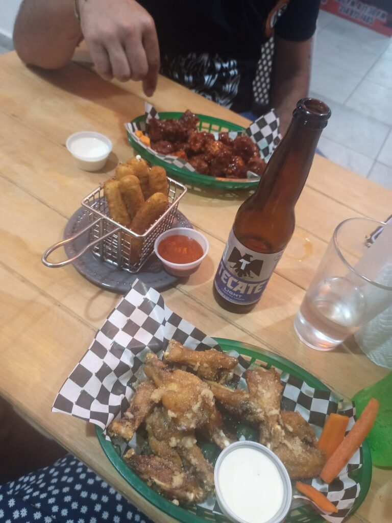 4891 bufalo wings manzanillo 768x1024