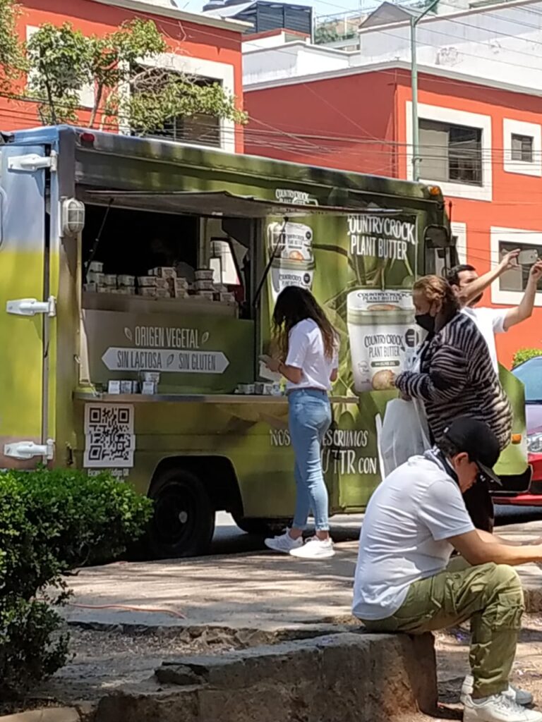 5205 renta de food truck 768x1024