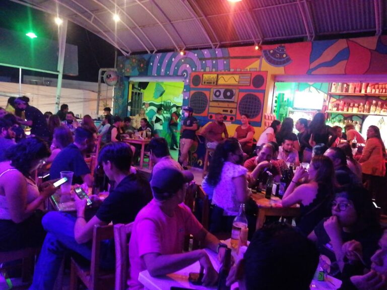 5887 quilombo snacks and bar 768x576