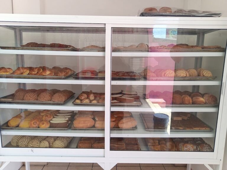 6052 panaderia y pasteleria jireh 768x576