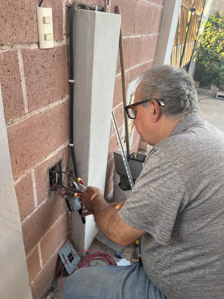 7951 electricistas zavala 768x1024