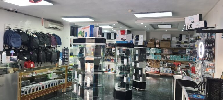 8769 la casa de las computadoras 768x346