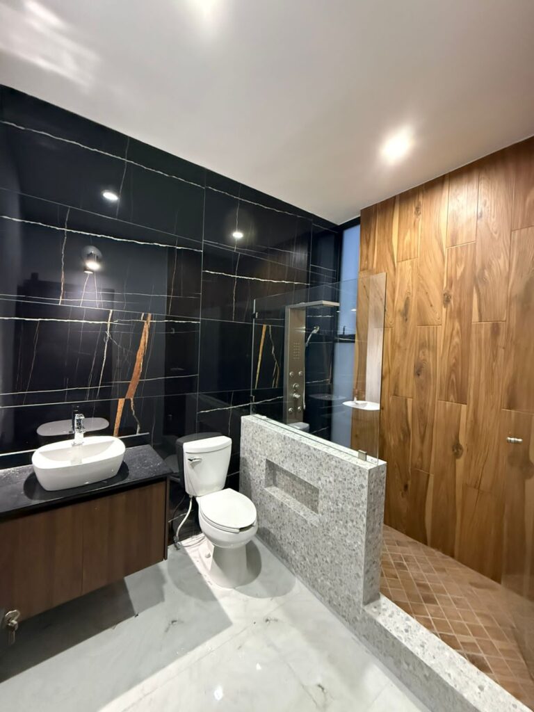 019ae638 2669 45b7 98a9 84e2a676ffed 768x1024