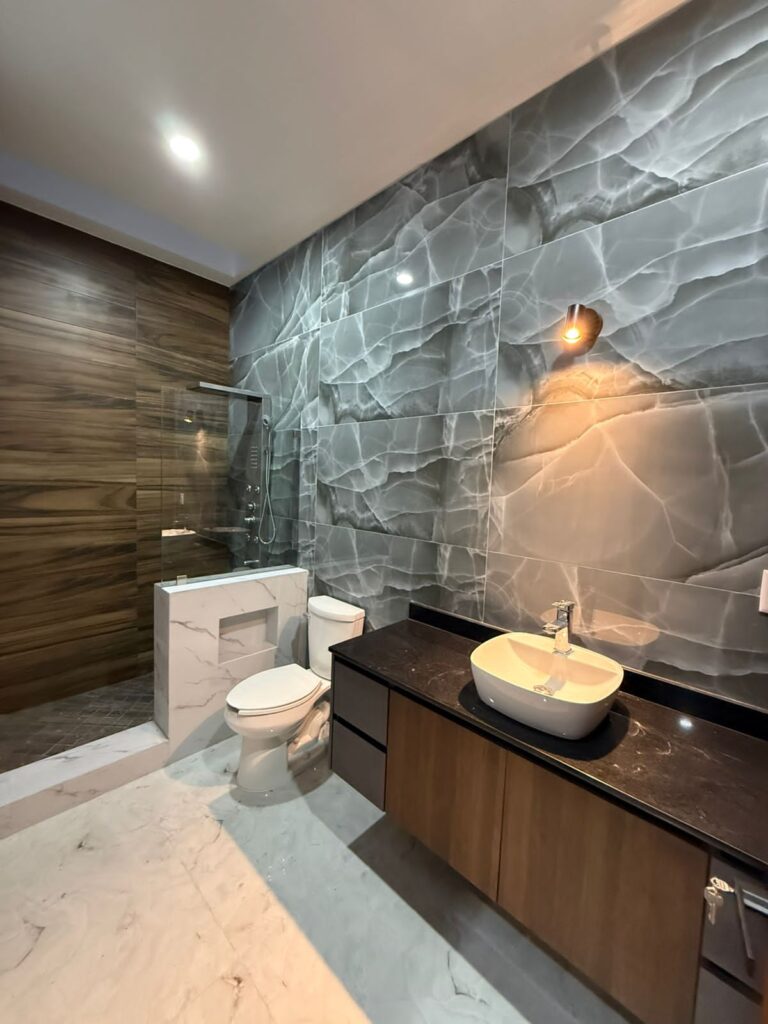 baba6b9e 2790 4770 a803 87fa05cddc78 768x1024