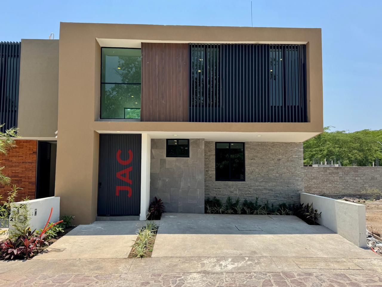 leetx-google-photo-50274-3 leetx-google-photo-50274-3