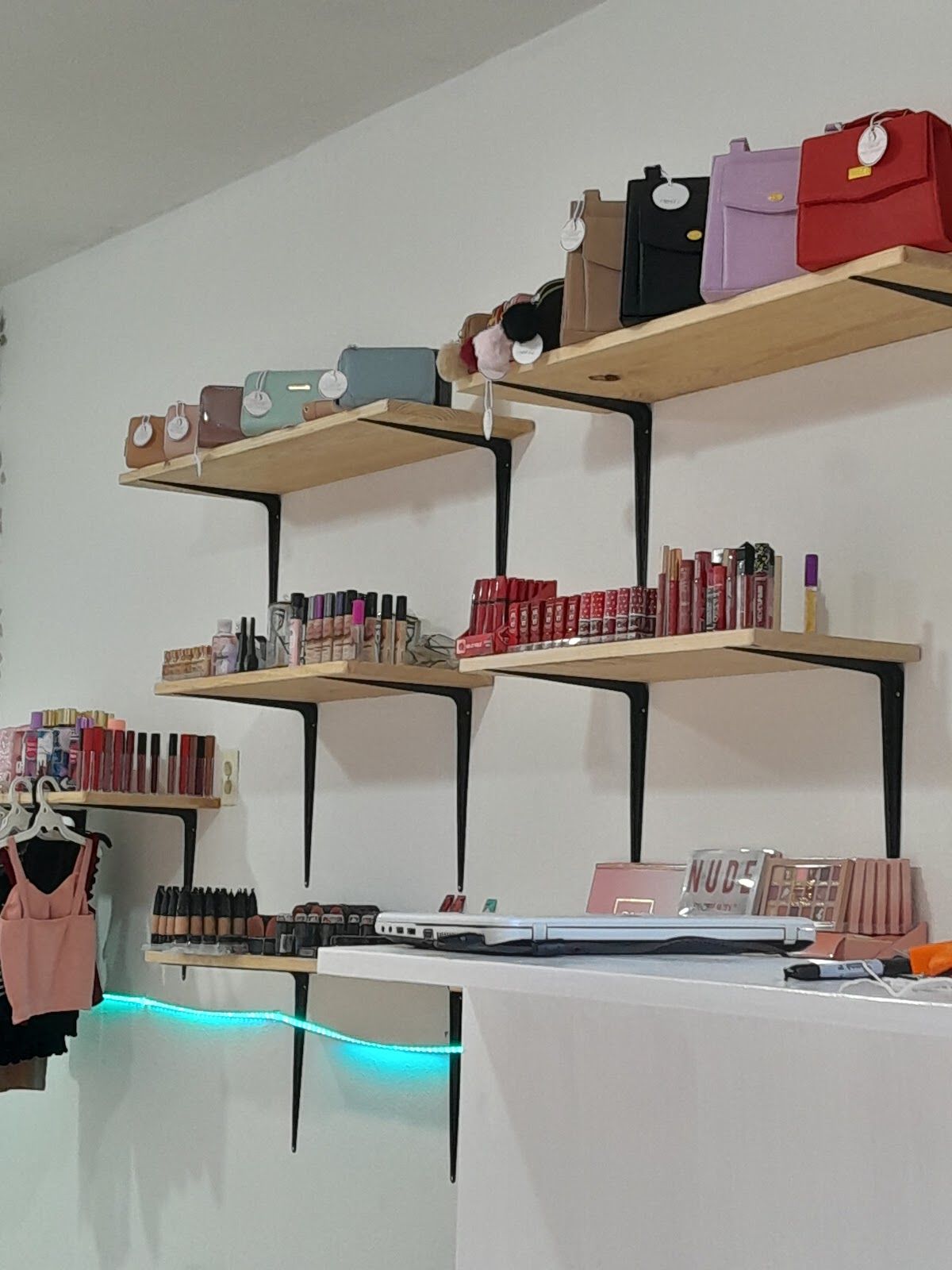 leetx-google-photo-70490-2 leetx-google-photo-70490-2