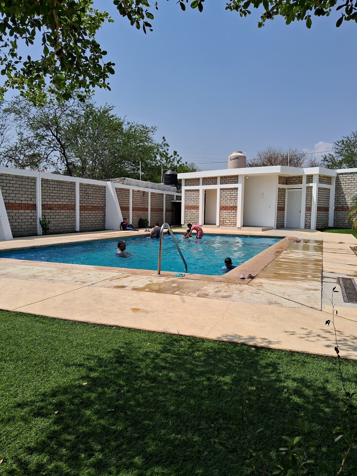 leetx-google-photo-71653-2 leetx-google-photo-71653-2