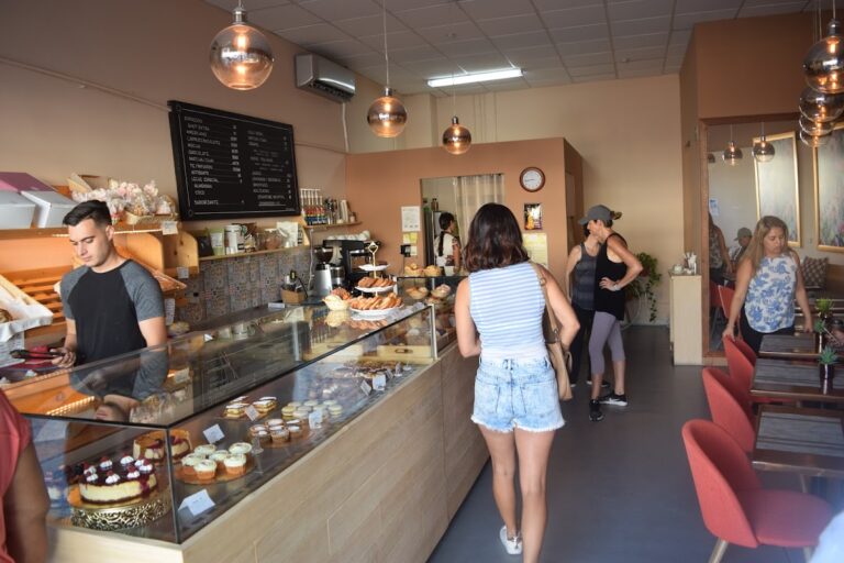 100418 soleil boutique panaderia pasteleria bakery cafe 768x512