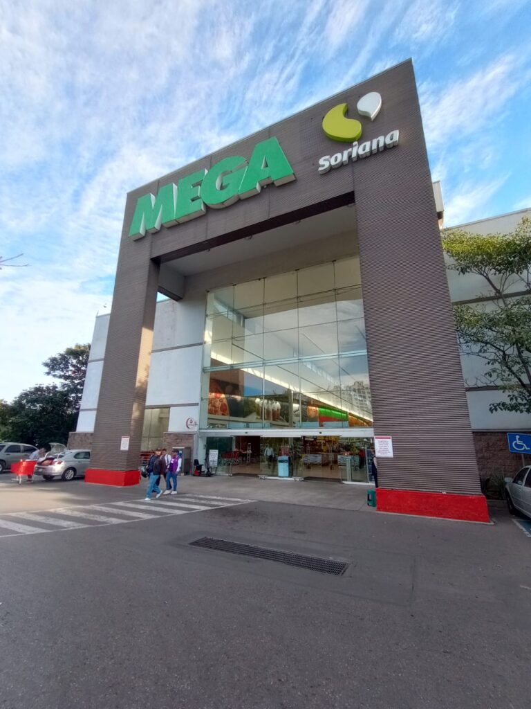 102583 soriana hiper la selva 768x1024