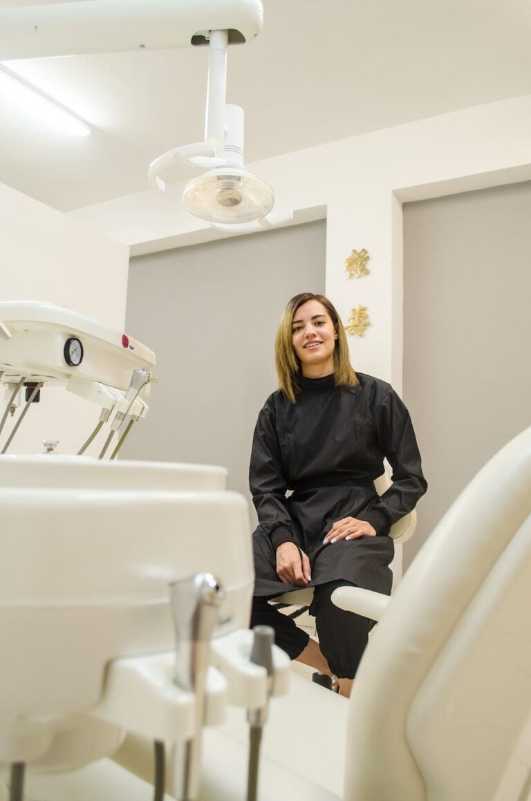 103775 dentista en chihuahua dra. karla alejandra avila nevarez 768x1159